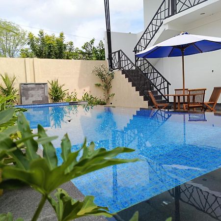 Zavana Rooms & Restaurant Tanjungkarang Eksteriør bilde