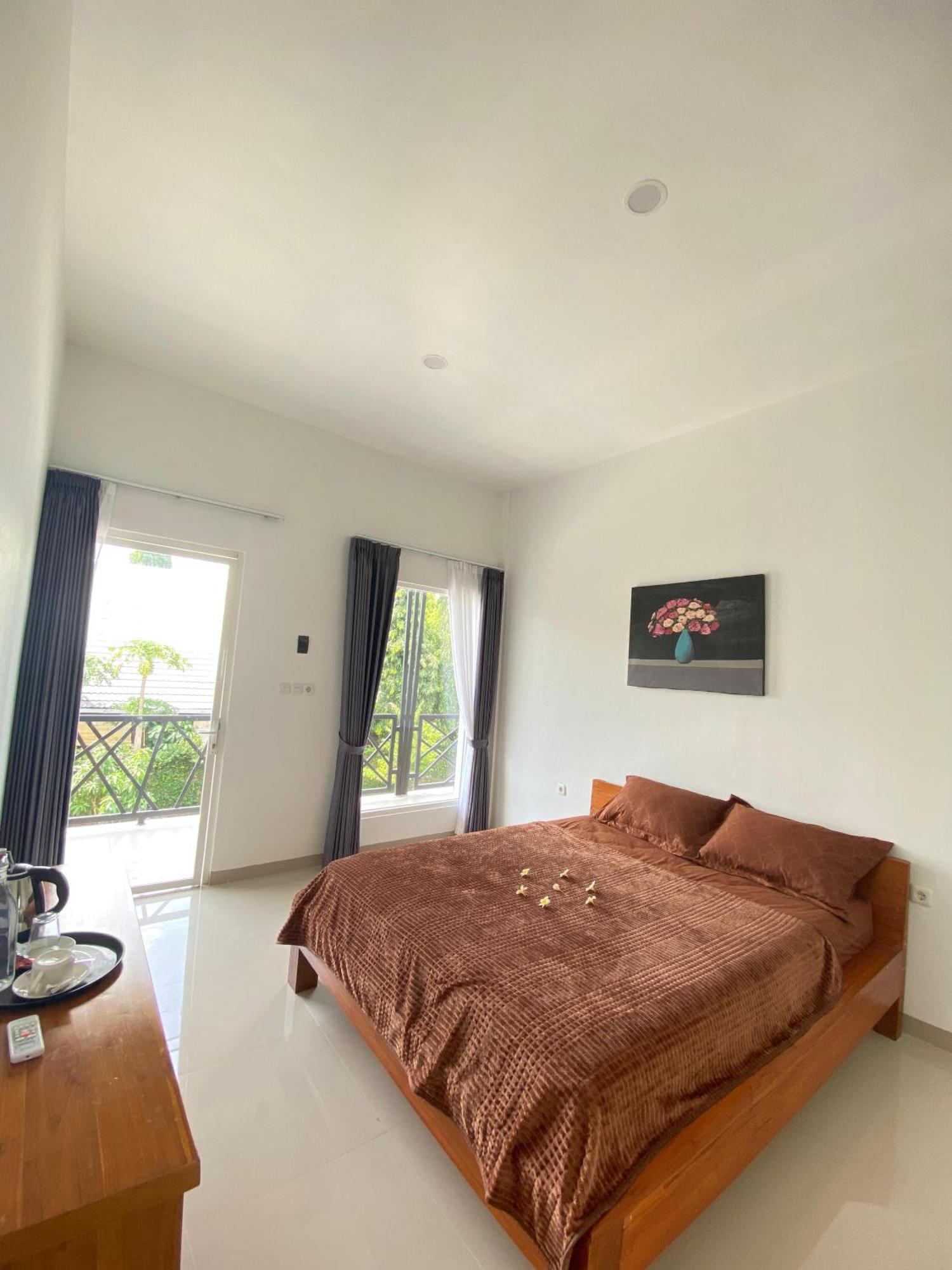 Zavana Rooms & Restaurant Tanjungkarang Eksteriør bilde