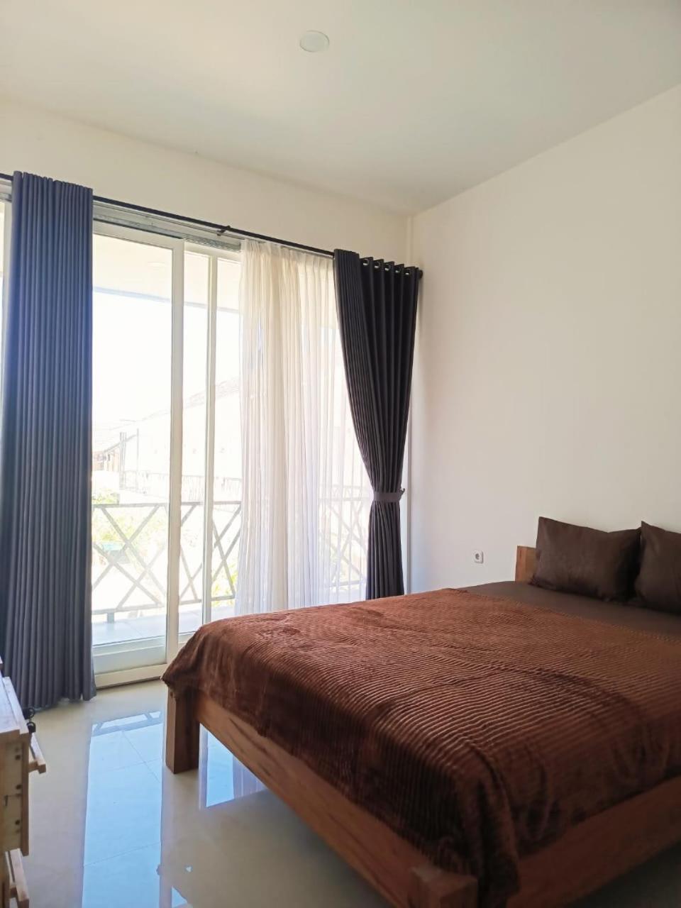 Zavana Rooms & Restaurant Tanjungkarang Eksteriør bilde