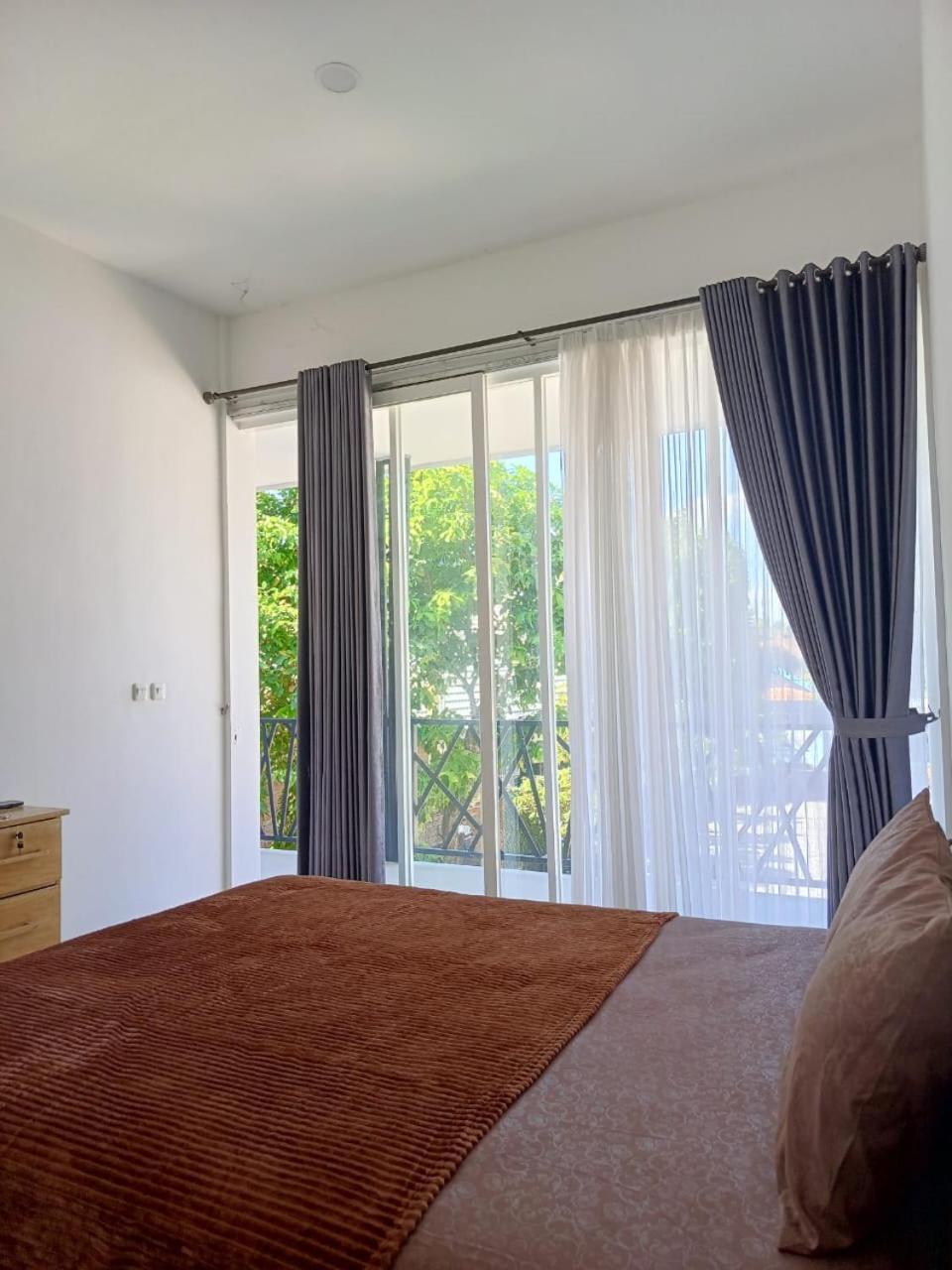 Zavana Rooms & Restaurant Tanjungkarang Eksteriør bilde