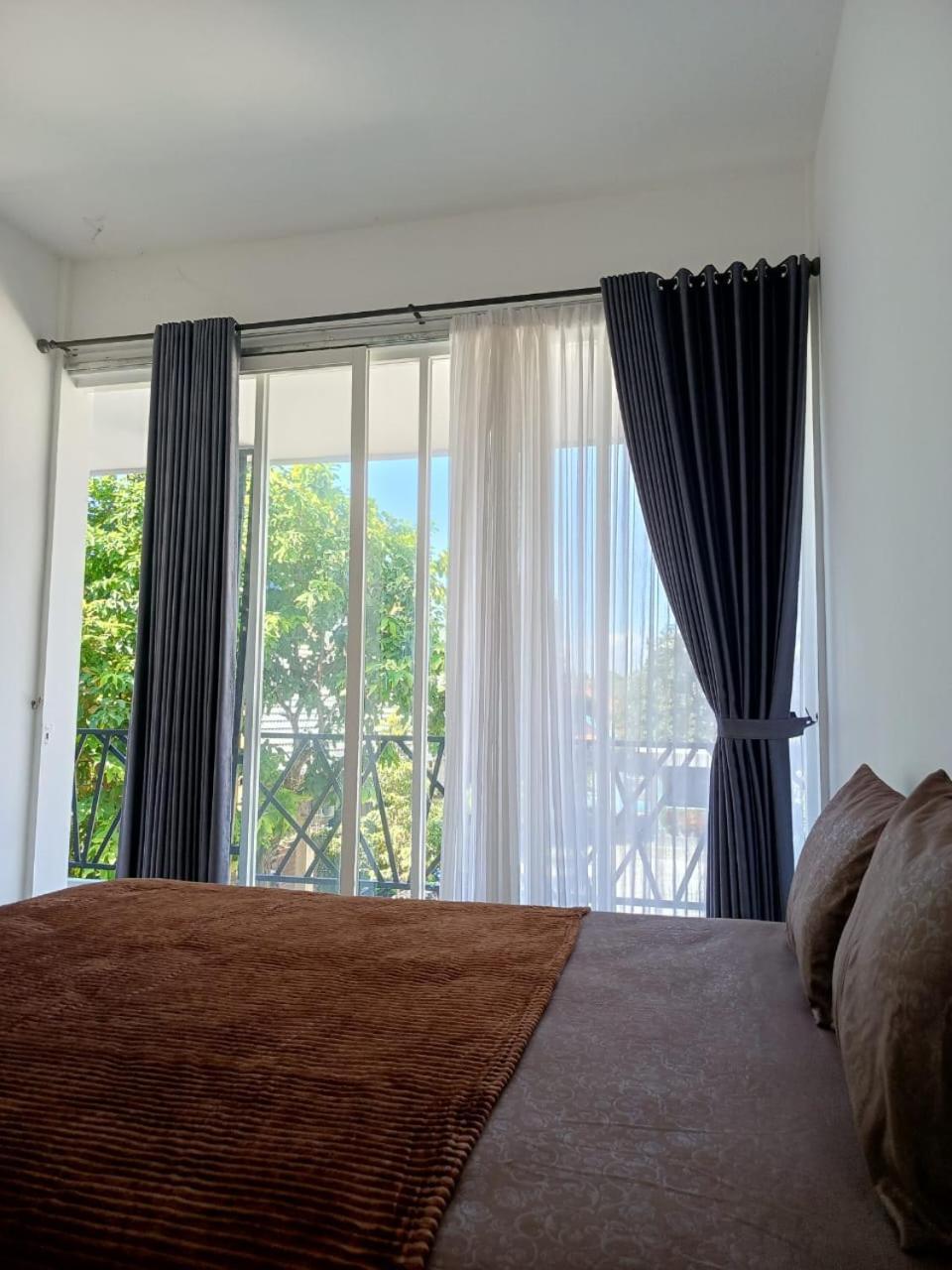 Zavana Rooms & Restaurant Tanjungkarang Eksteriør bilde