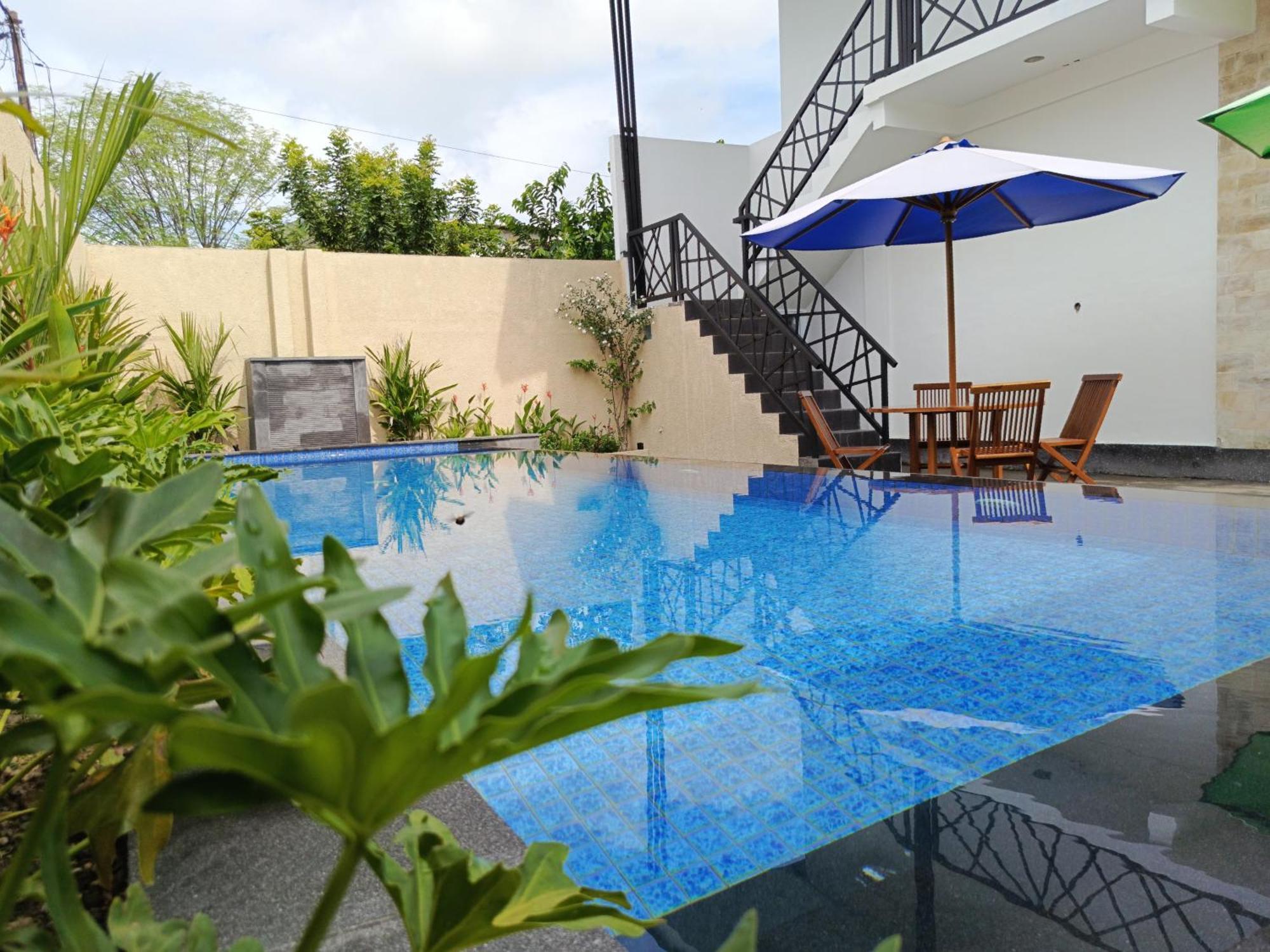 Zavana Rooms & Restaurant Tanjungkarang Eksteriør bilde