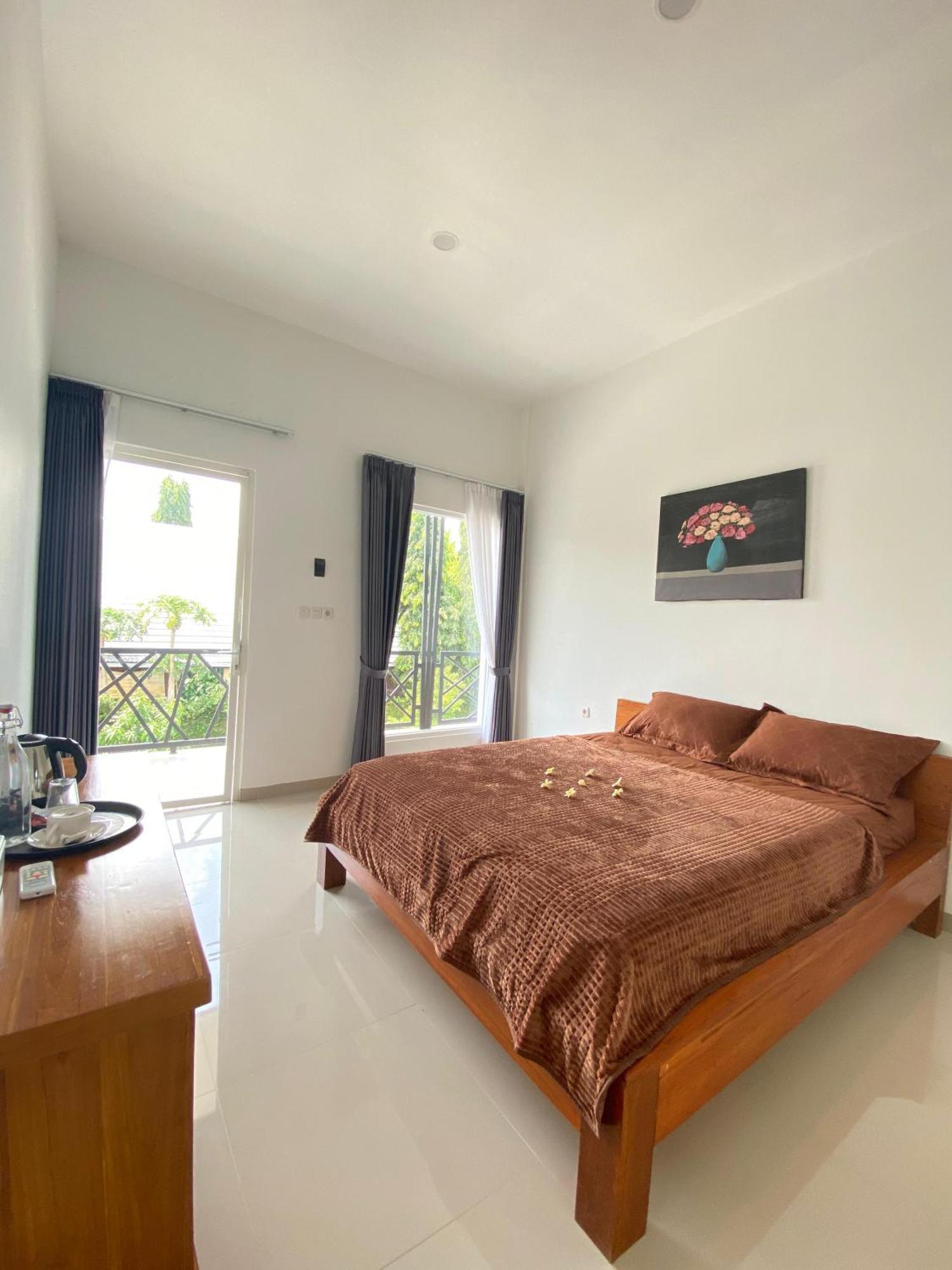 Zavana Rooms & Restaurant Tanjungkarang Eksteriør bilde
